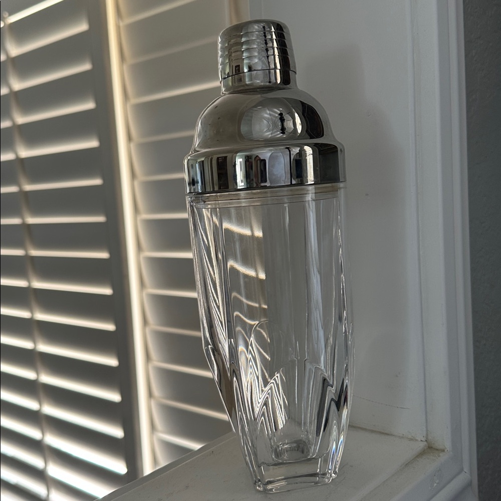 Godinger Ingrid Crystal & Silver Cocktail Shaker w/2 Matching Martini Glasses